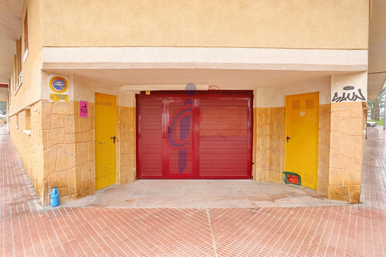 Garage à vendre à Guardamar del Segura - 9 750 € (Ref: 9504395)