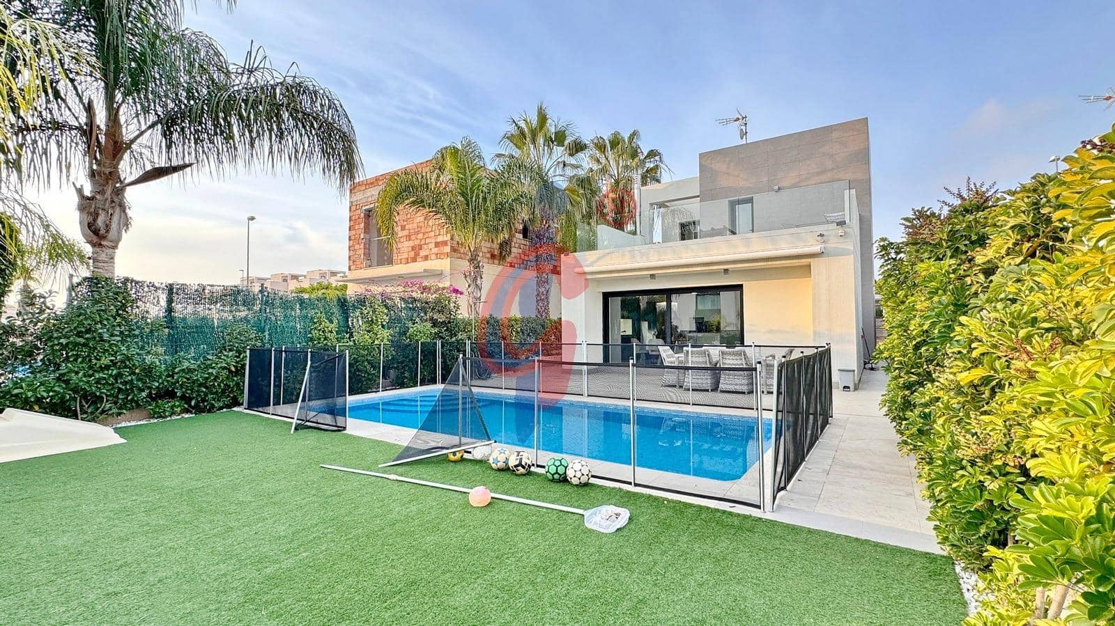 Chalet de 3 habitaciones en Ciudad Quesada en venta con piscina garaje - 459.000 € (Ref: 9509045)