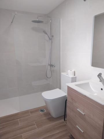 Apartamento de 2 habitaciones en Zona Pueblo, Guardamar del Segura en alquiler - 950 € (Ref: 9509046)