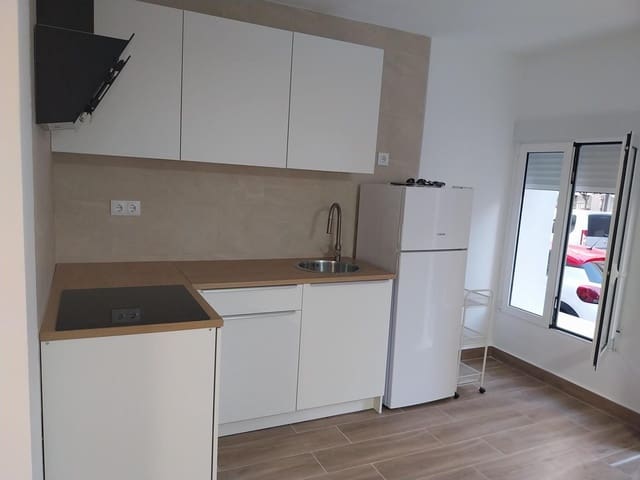 Apartamento de 2 habitaciones en Zona Pueblo, Guardamar del Segura en alquiler - 950 € (Ref: 9509046)