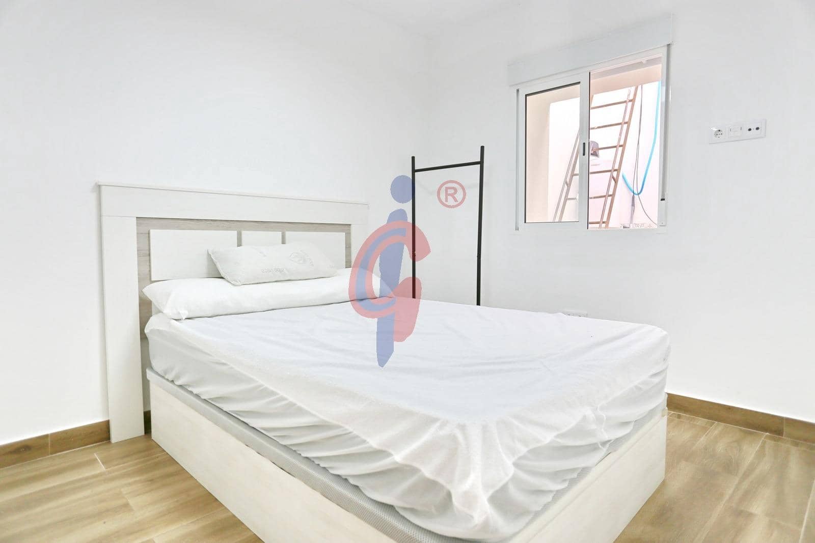 2 bedroom Apartment for rent in Guardamar del Segura - € 800 (Ref: 9509046)