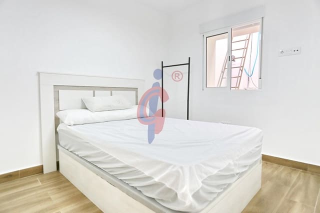 2 bedroom Apartment for rent in Zona Pueblo, Guardamar del Segura - € 900 (Ref: 9509046)