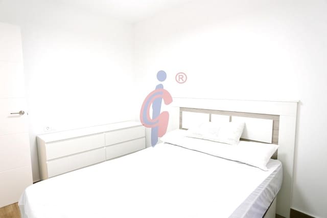 2 bedroom Apartment for rent in Zona Pueblo, Guardamar del Segura - € 900 (Ref: 9509046)