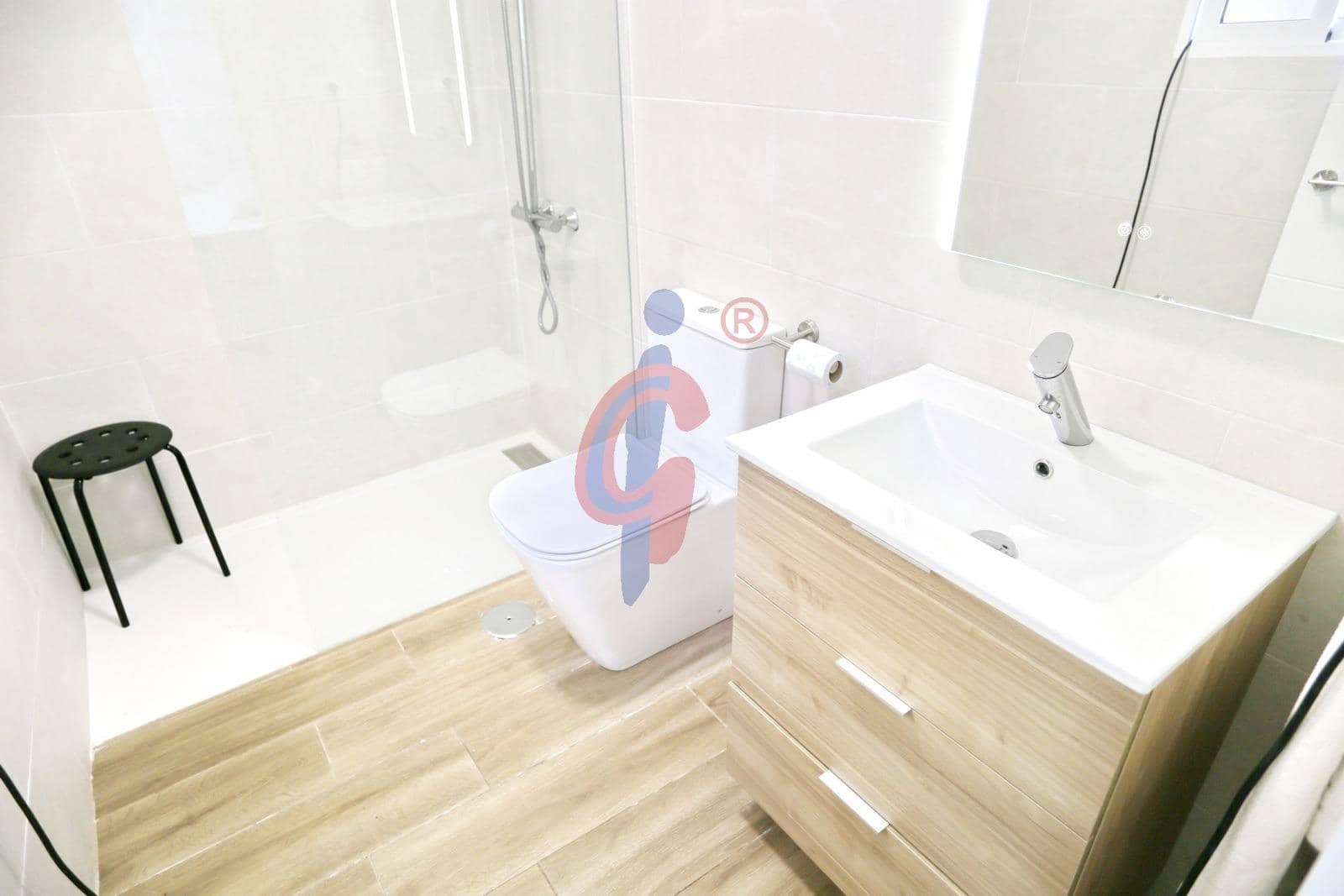 2 bedroom Apartment for rent in Guardamar del Segura - € 800 (Ref: 9509046)