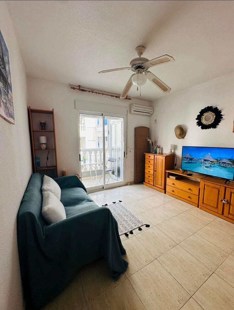 Studio til salg i Guardamar del Segura med swimmingpool - € 90.000 (Ref: 9519036)