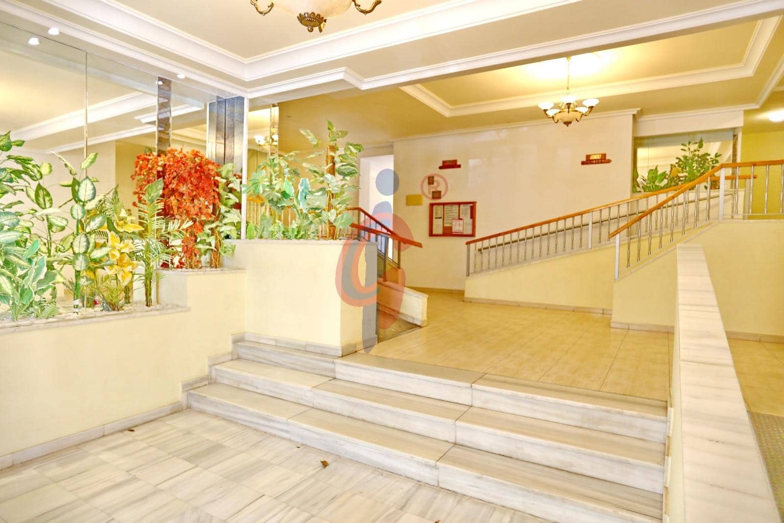 Studio til salg i Guardamar del Segura med swimmingpool - € 90.000 (Ref: 9519036)