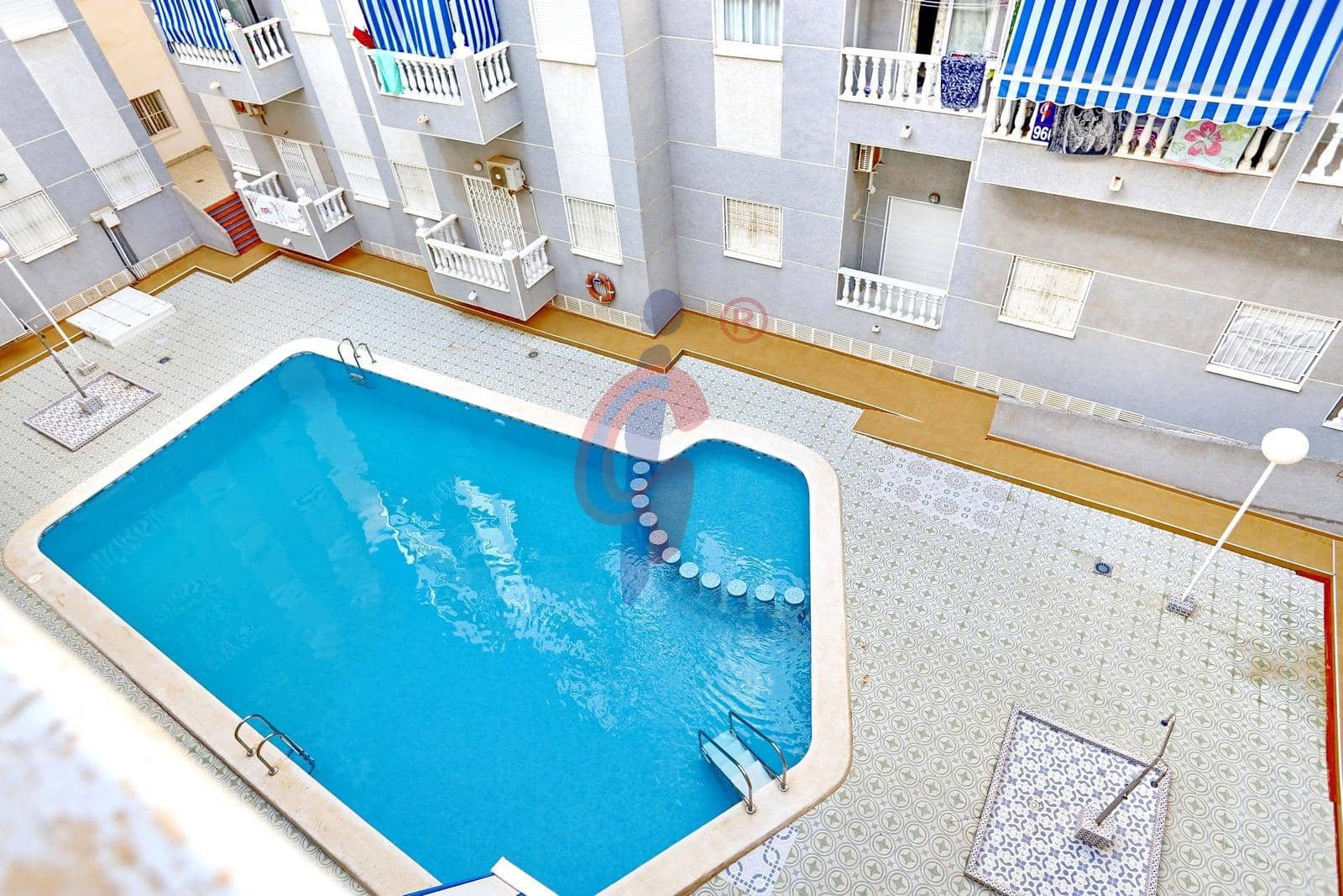 Studio til salg i Guardamar del Segura med swimmingpool - € 90.000 (Ref: 9519036)
