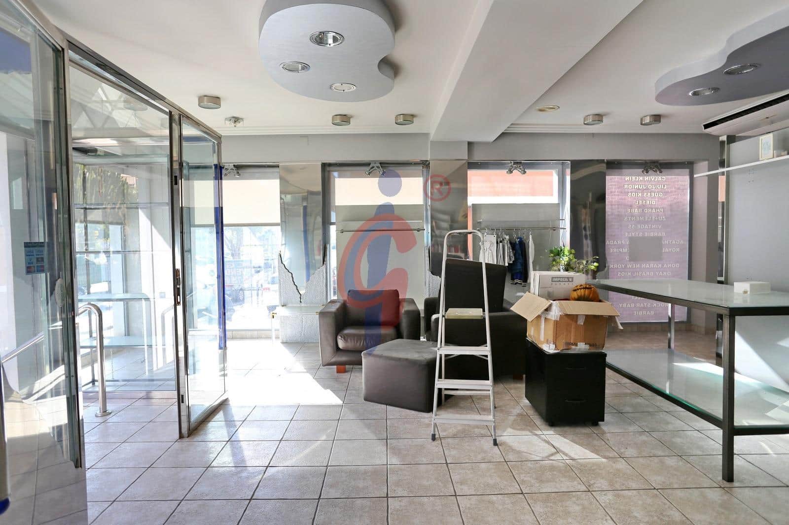 Commercial for sale in Guardamar del Segura - € 169,000 (Ref: 9530885)