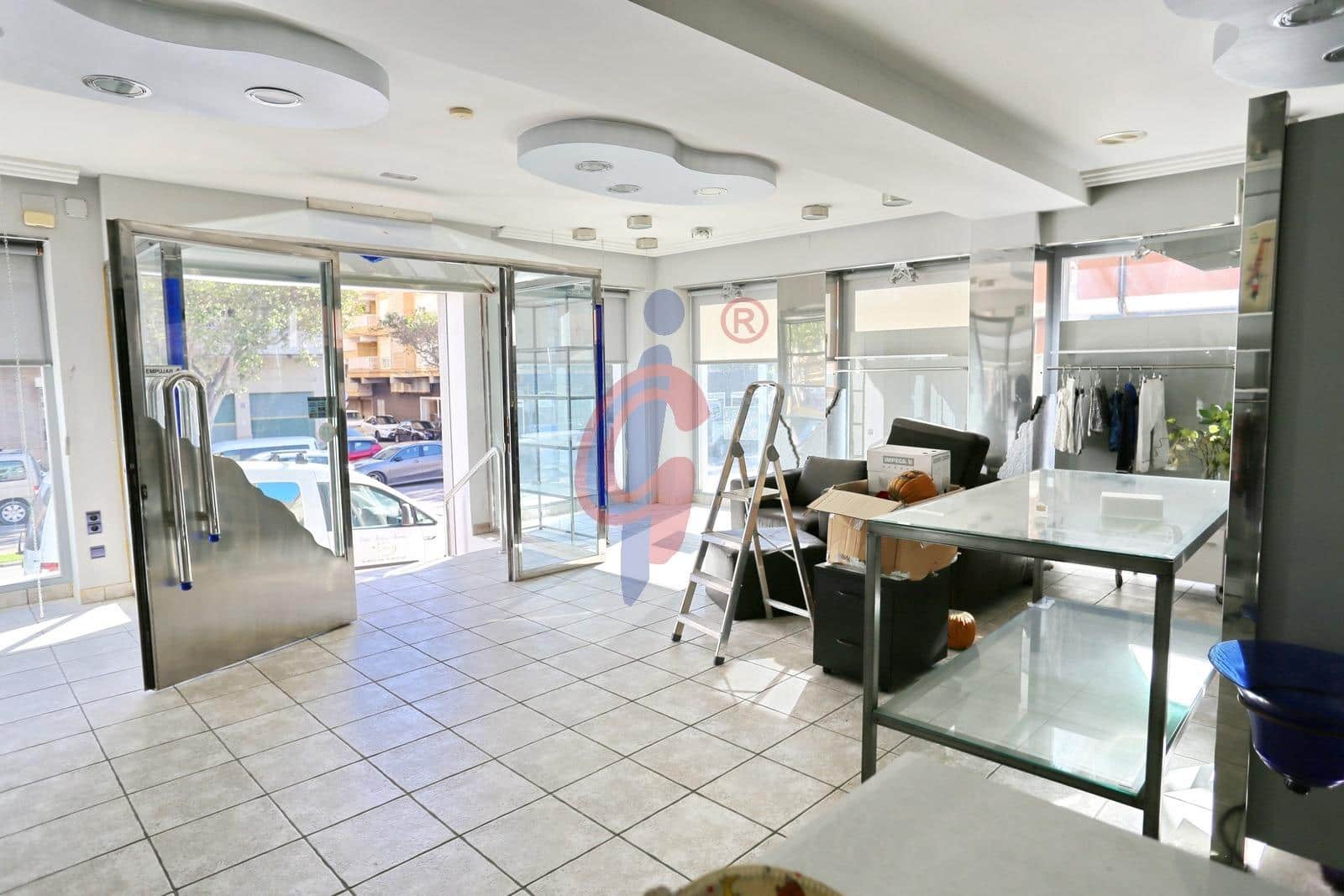 Commercial for sale in Guardamar del Segura - € 169,000 (Ref: 9530885)