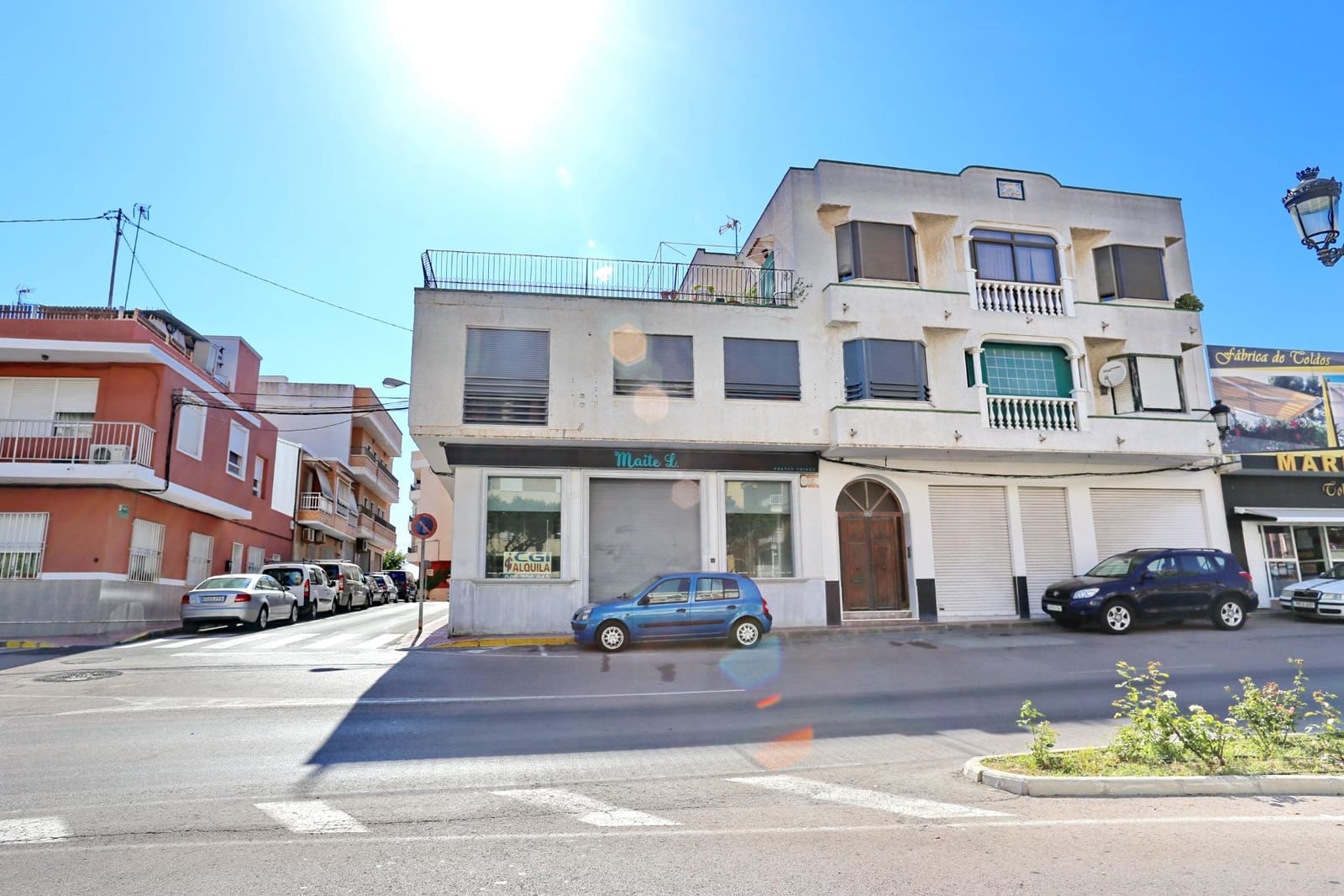 Commercial for sale in Guardamar del Segura - € 169,000 (Ref: 9530885)