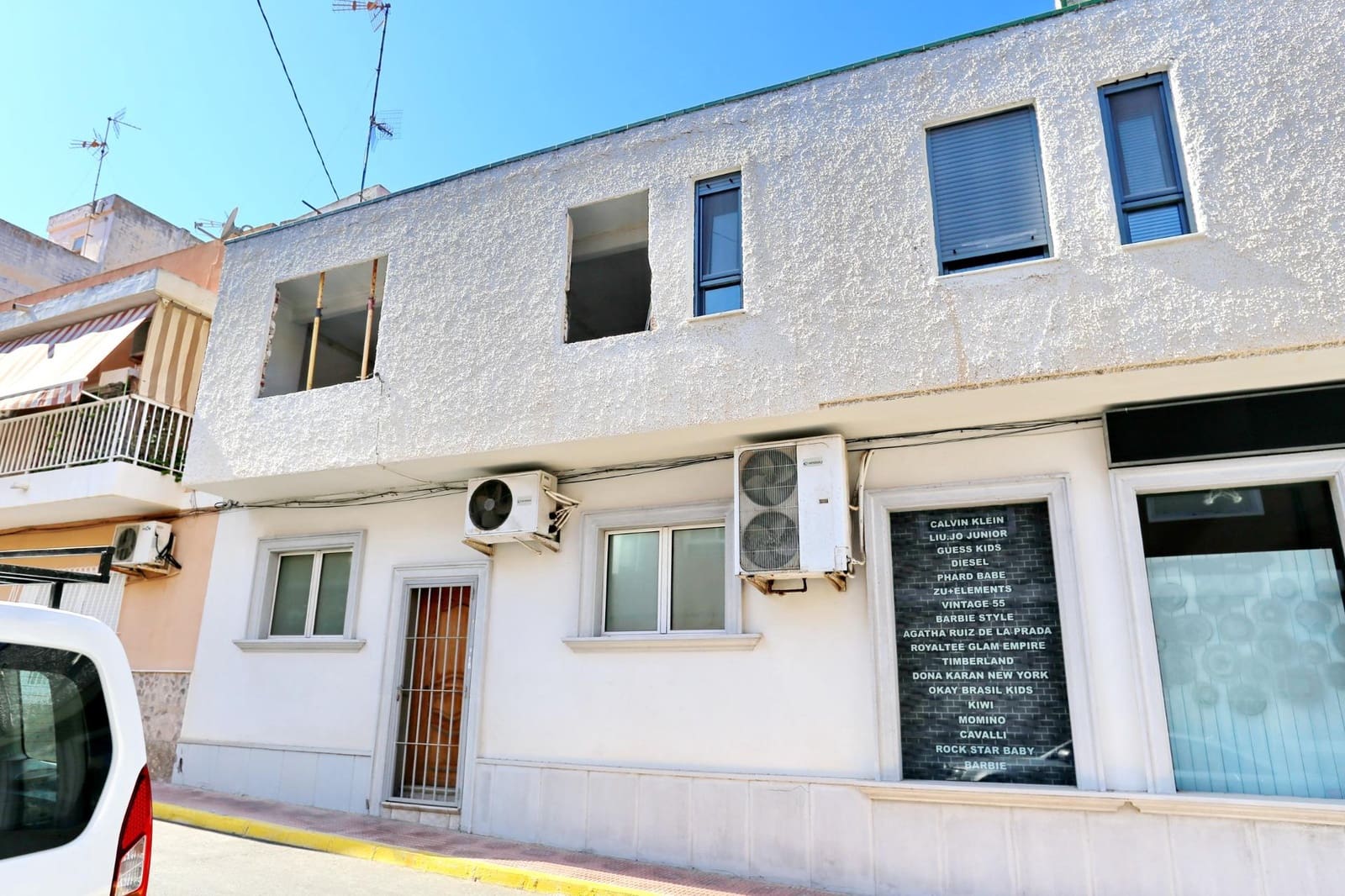 Commercial for sale in Guardamar del Segura - € 169,000 (Ref: 9530885)