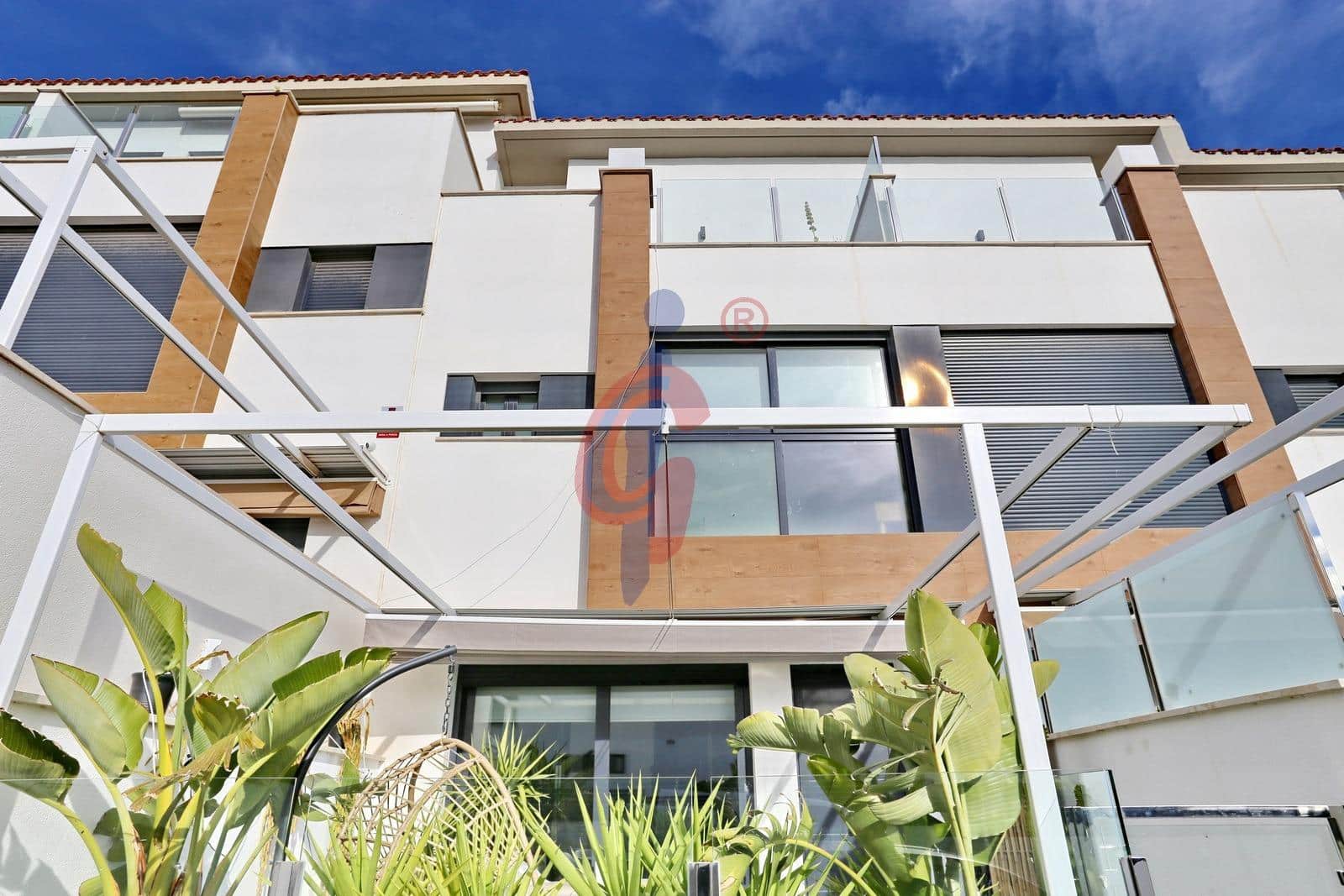 4 bedroom Terraced Villa for sale in Guardamar del Segura with pool garage - € 385,000 (Ref: 9548352)