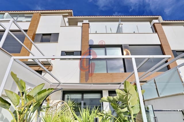 4 bedroom Terraced Villa for sale in Los Secanos, Guardamar del Segura with pool garage - € 385,000 (Ref: 9548352)