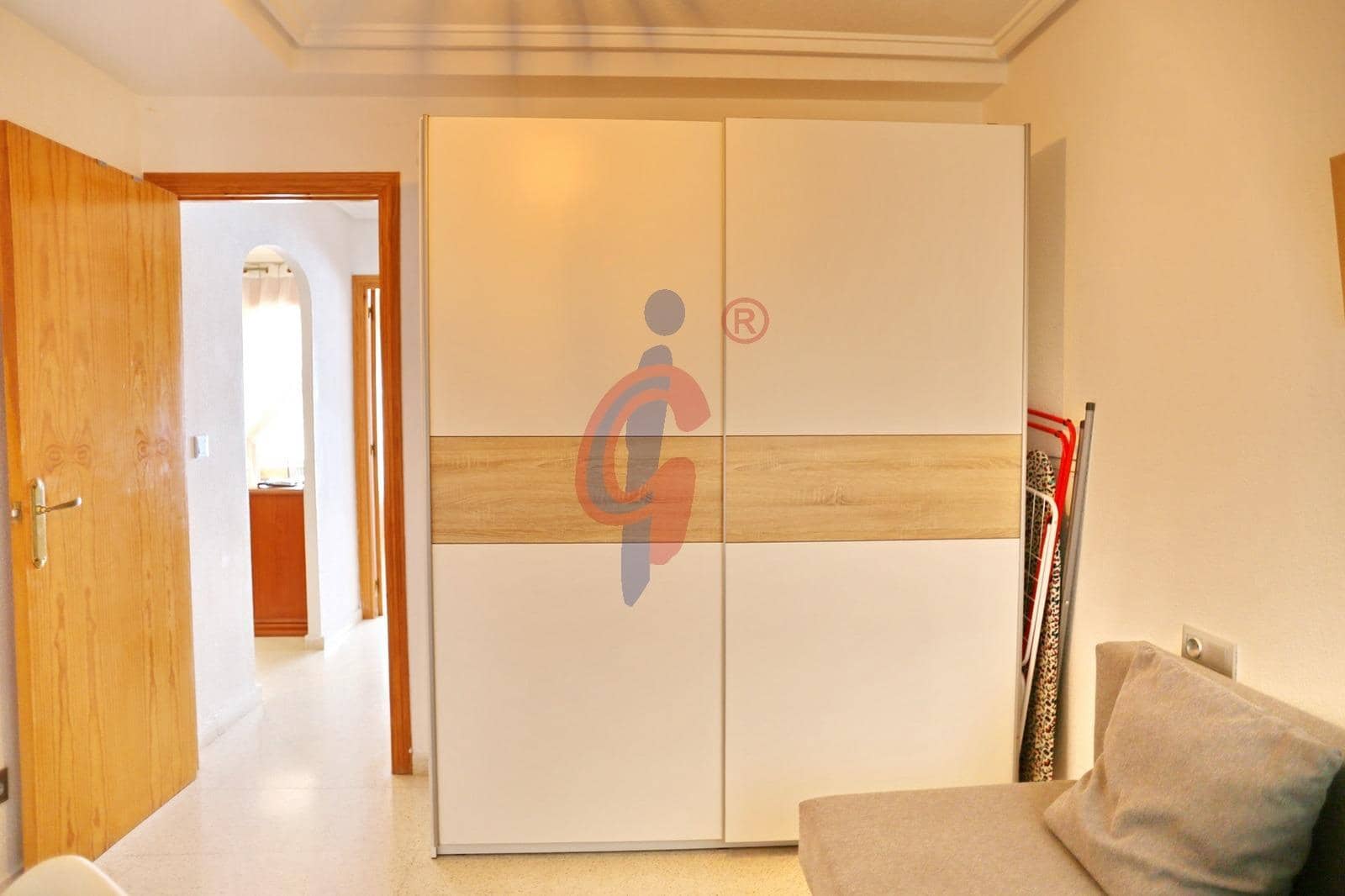 2 makuuhuone Asunto vuokrattavana paikassa Guardamar del Segura mukana 
autotalli - 800 € (Ref: 9555980)