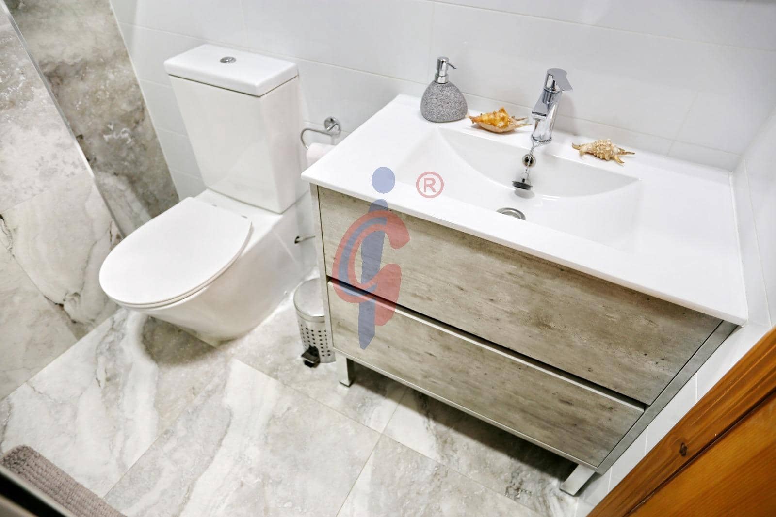 2 makuuhuone Asunto vuokrattavana paikassa Guardamar del Segura mukana 
autotalli - 800 € (Ref: 9555980)