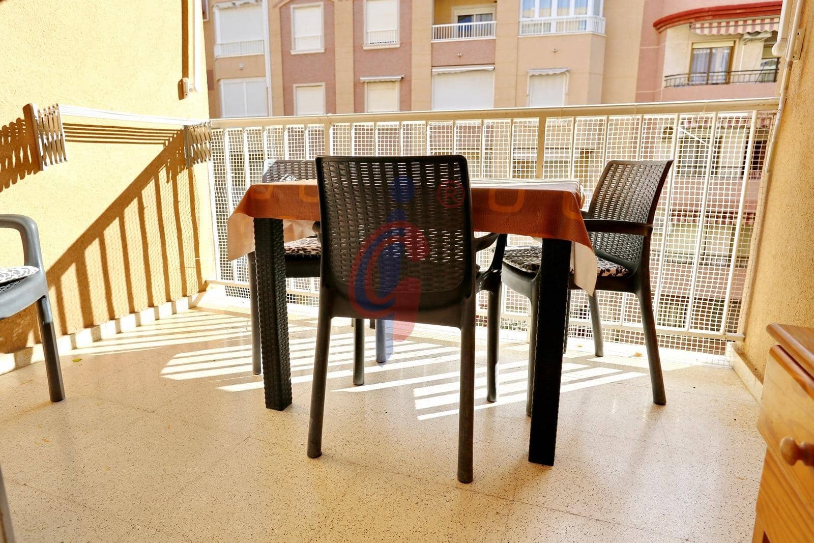 2 makuuhuone Asunto vuokrattavana paikassa Guardamar del Segura mukana 
autotalli - 800 € (Ref: 9555980)