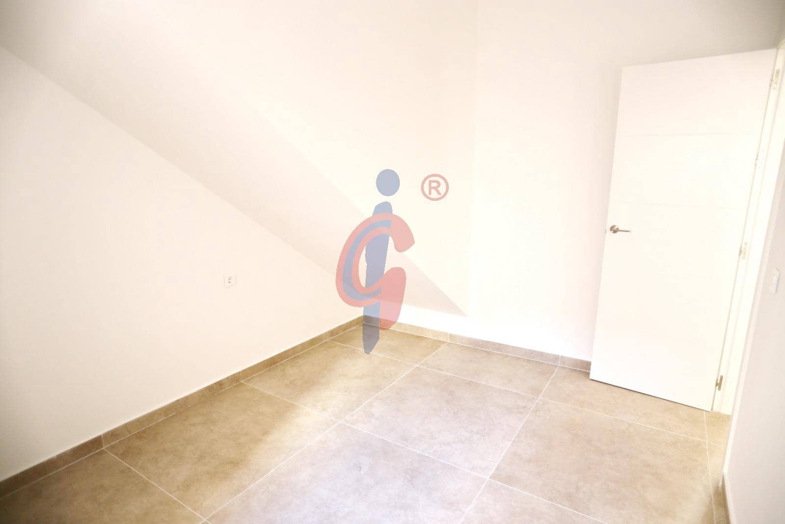 3 soveværelse Rækkehus til salg i Guardamar del Segura - € 329.000 (Ref: 9615648)