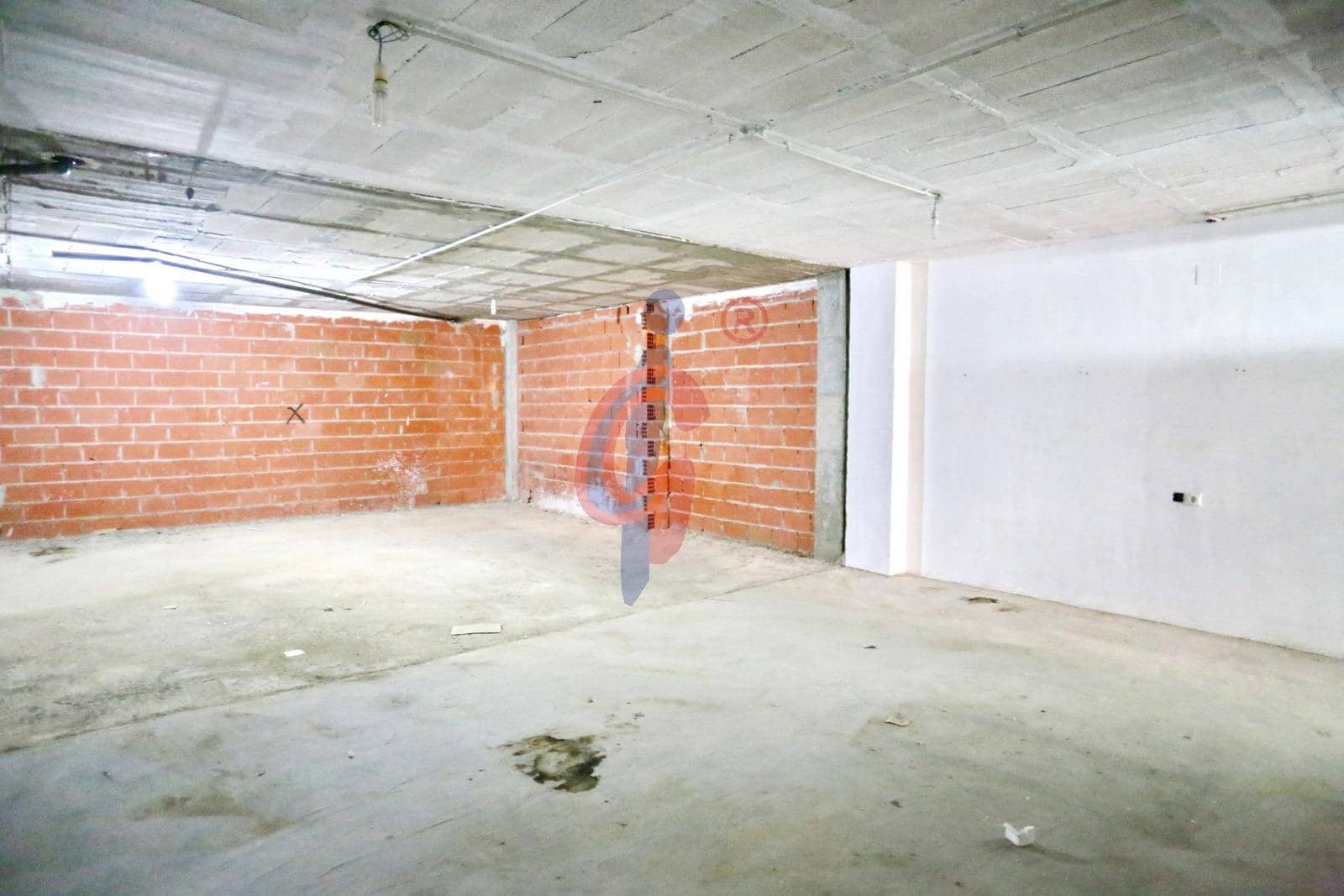 Commercieel te koop in Guardamar del Segura - € 179.900 (Ref: 9648276)