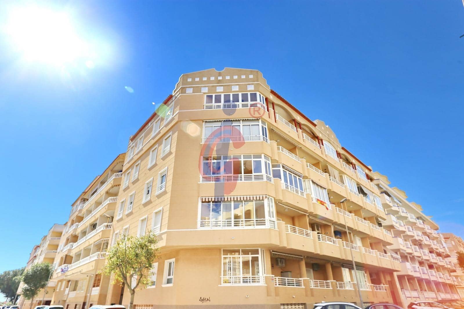 Ático de 3 habitaciones en Guardamar del Segura en venta - 249.950 € (Ref: 9659530)