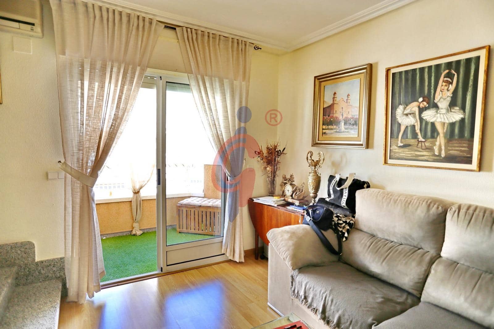 Ático de 3 habitaciones en Guardamar del Segura en venta - 249.950 € (Ref: 9659530)