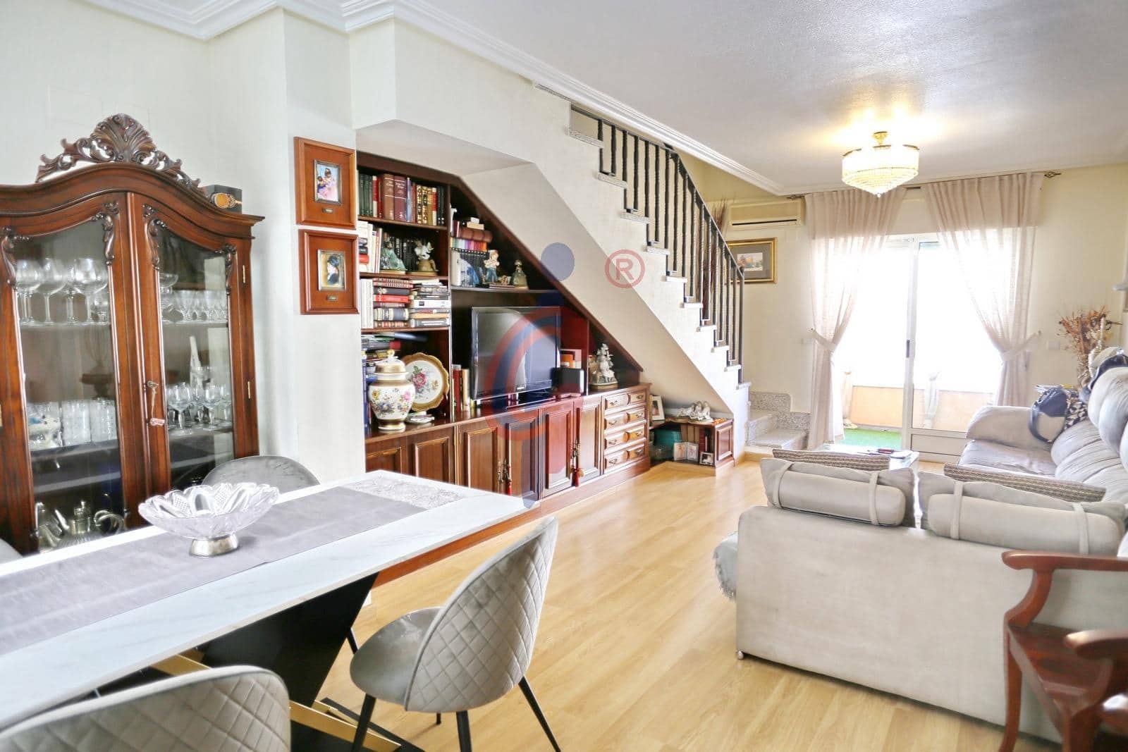 Ático de 3 habitaciones en Guardamar del Segura en venta - 249.950 € (Ref: 9659530)