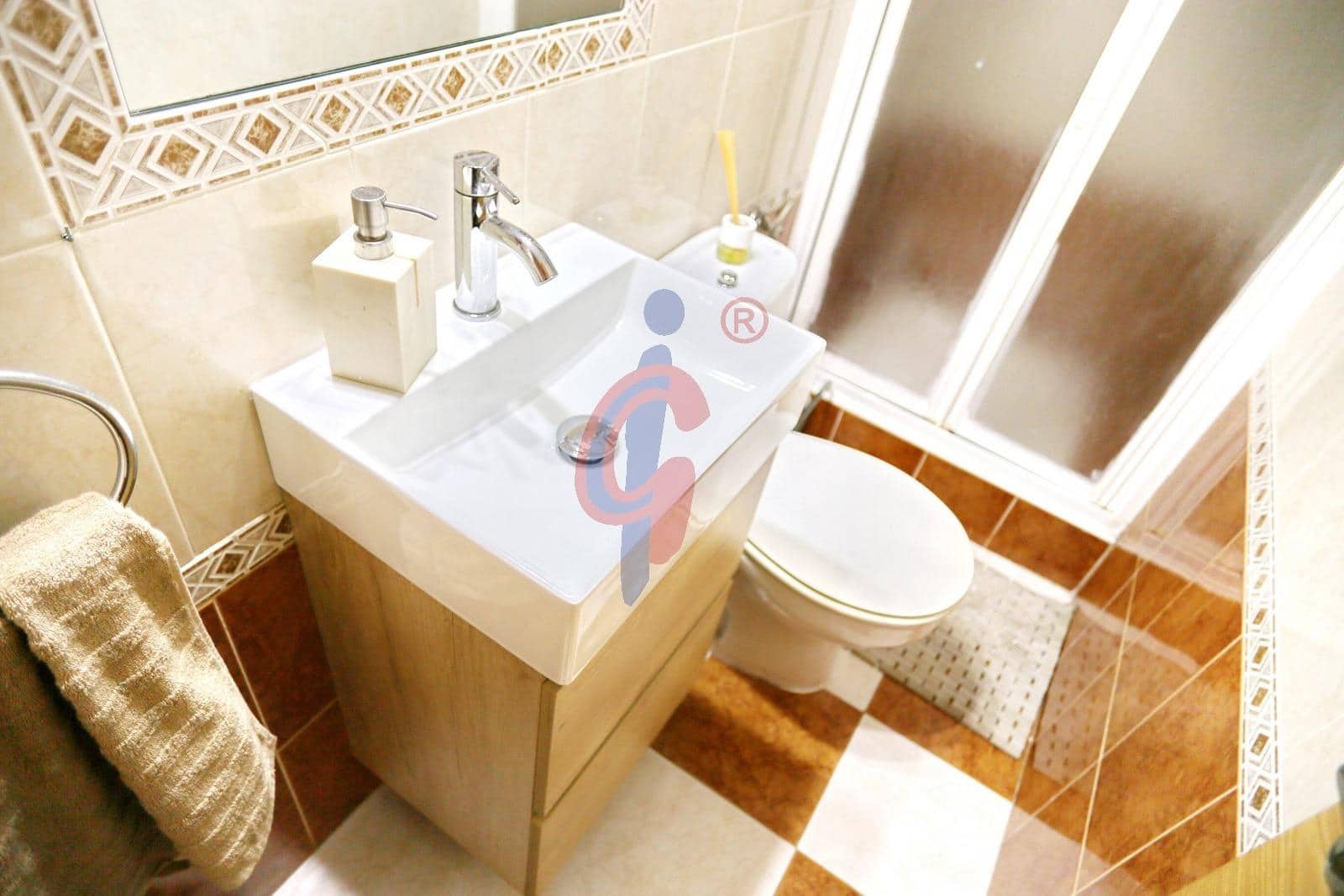 Ático de 3 habitaciones en Guardamar del Segura en venta - 249.950 € (Ref: 9659530)