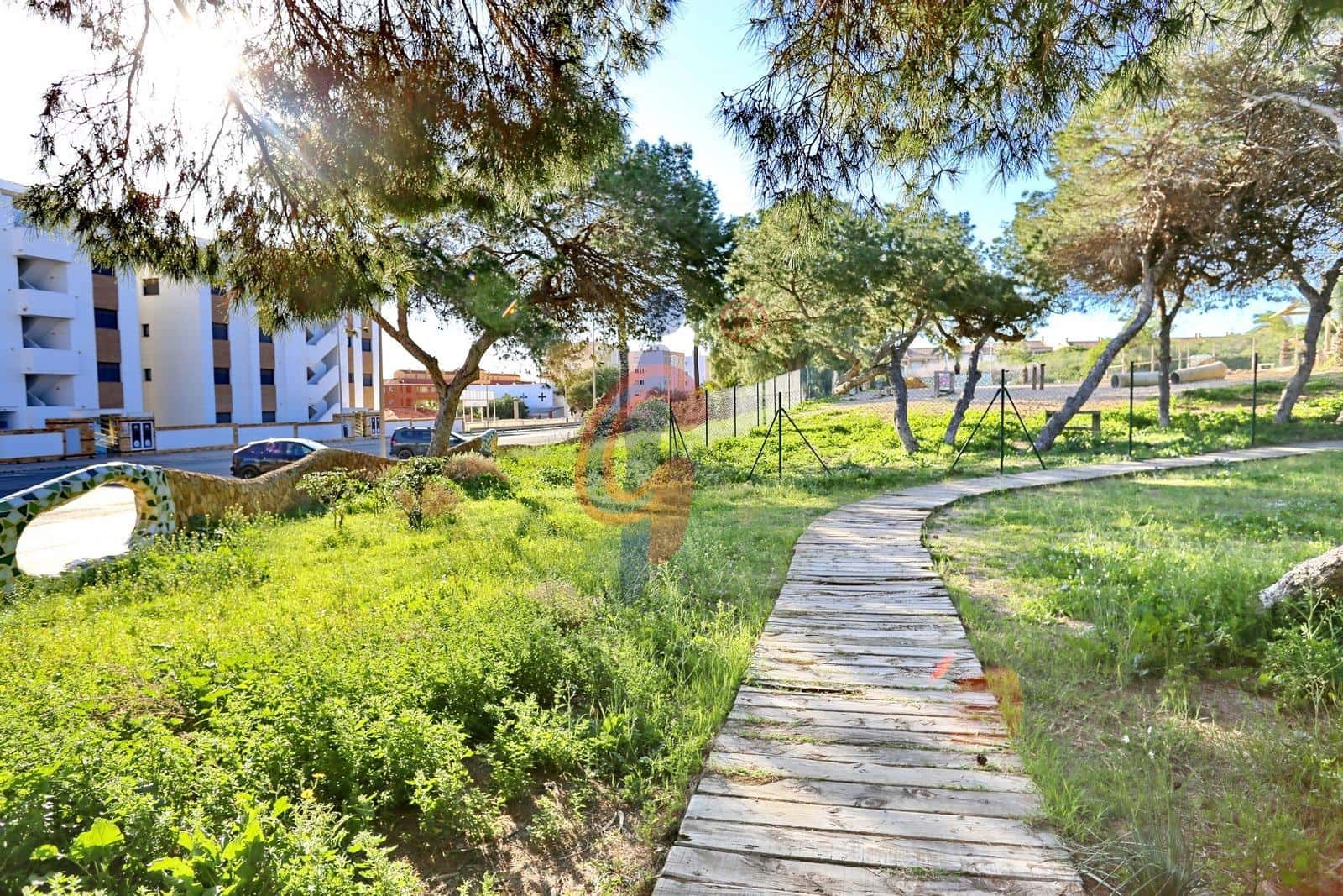 Ático de 3 habitaciones en Guardamar del Segura en venta - 249.950 € (Ref: 9659530)