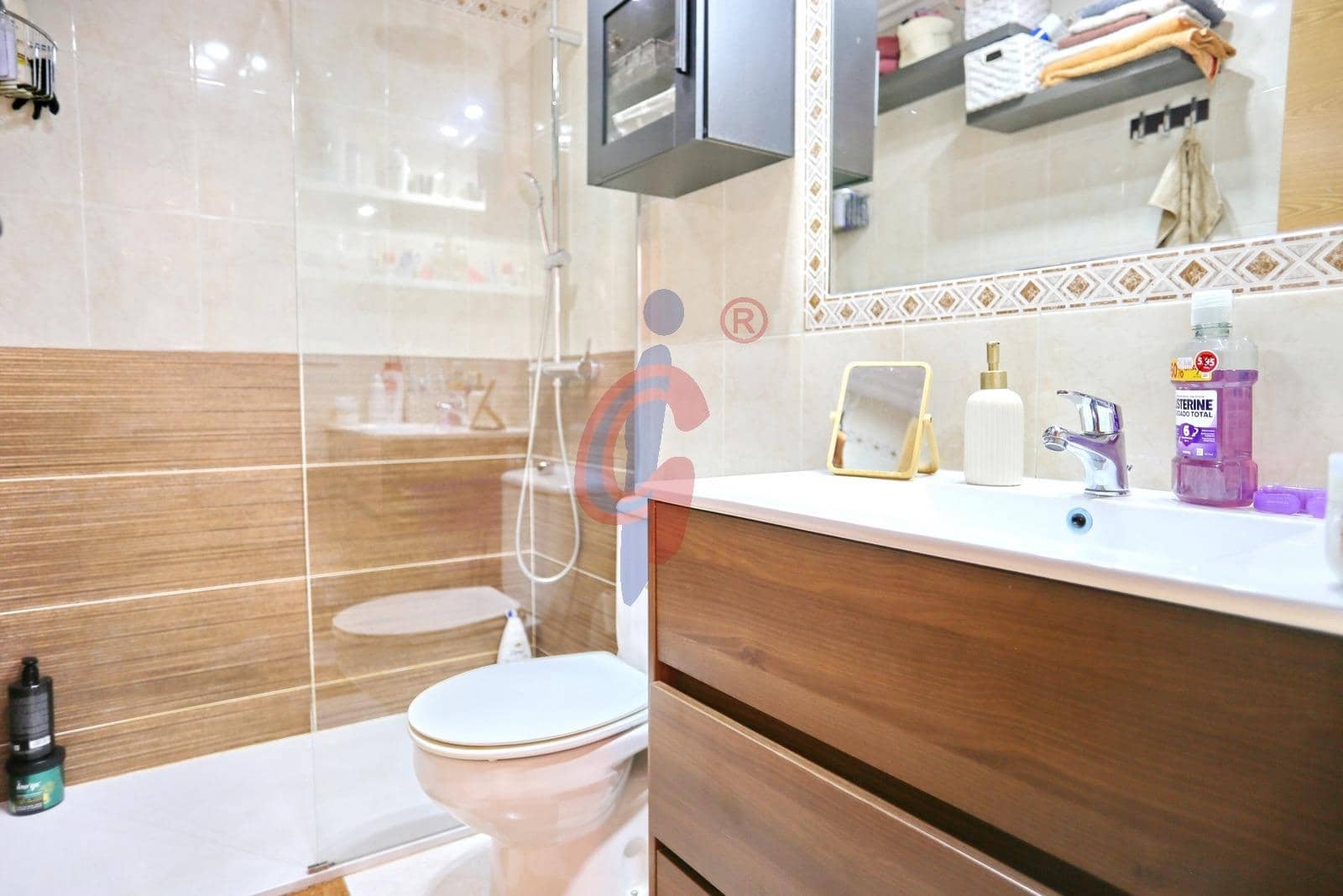 Ático de 3 habitaciones en Guardamar del Segura en venta - 249.950 € (Ref: 9659530)