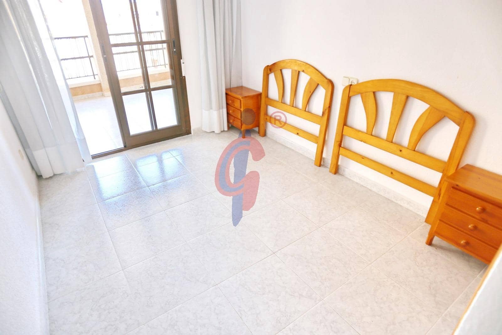 Apartamento de 3 habitaciones en Guardamar del Segura en venta - 245.000 € (Ref: 9661976)
