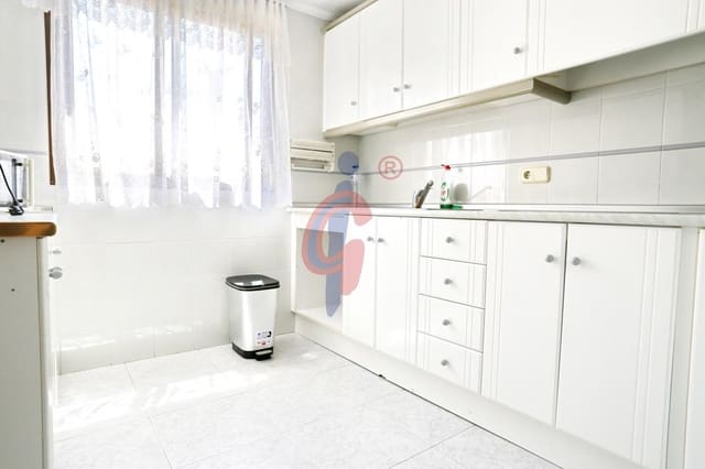 Apartamento de 3 habitaciones en Zona Pueblo, Guardamar del Segura en venta - 245.000 € (Ref: 9661976)