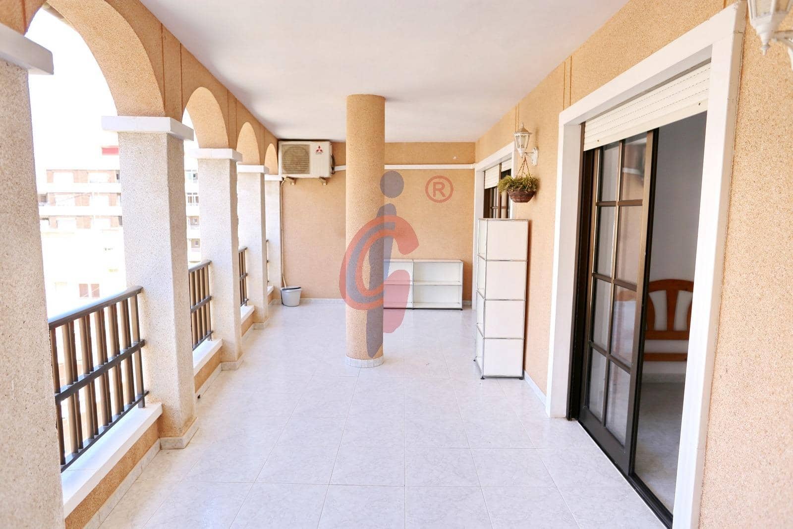 Apartamento de 3 habitaciones en Guardamar del Segura en venta - 245.000 € (Ref: 9661976)