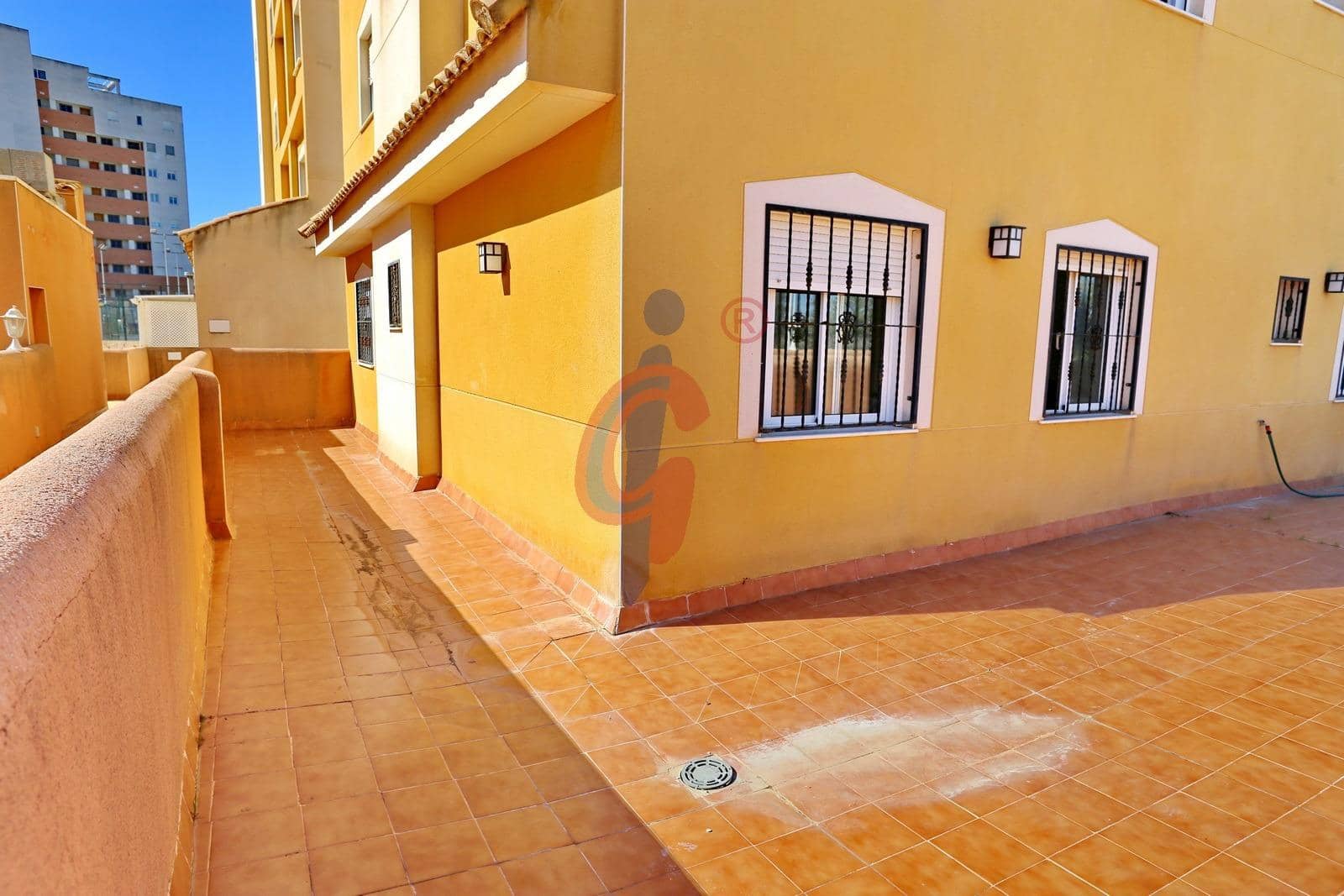3 soveværelse Lejlighed til salg i Guardamar del Segura med swimmingpool garage - € 334.950 (Ref: 9701723)