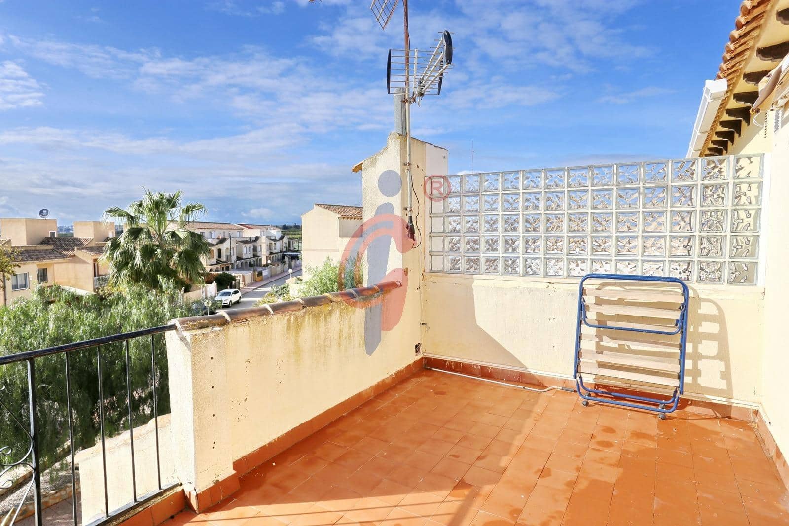 3 chambre Villa/Maison Mitoyenne à vendre à Guardamar del Segura avec piscine - 149 990 € (Ref: 9701726)