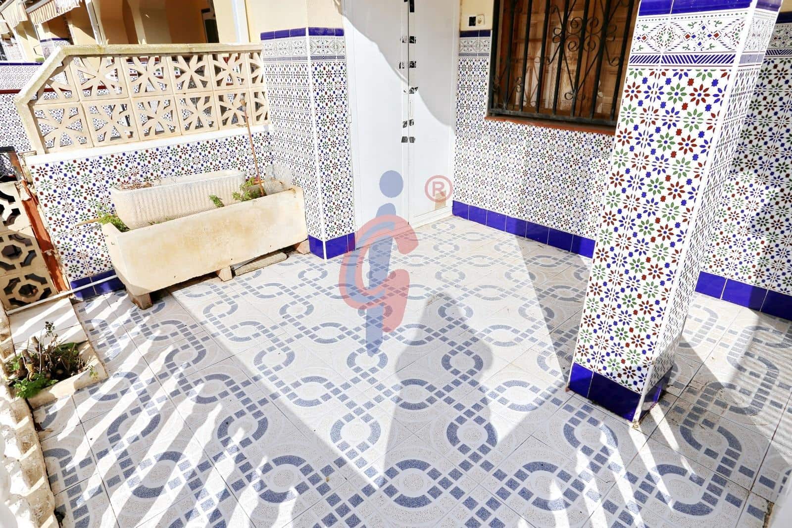 3 chambre Villa/Maison Mitoyenne à vendre à Guardamar del Segura avec piscine - 149 990 € (Ref: 9701726)