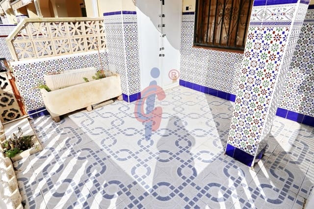 3 chambre Villa/Maison Mitoyenne à vendre à El Moncayo, Guardamar del Segura avec piscine - 149 990 € (Ref: 9701726)
