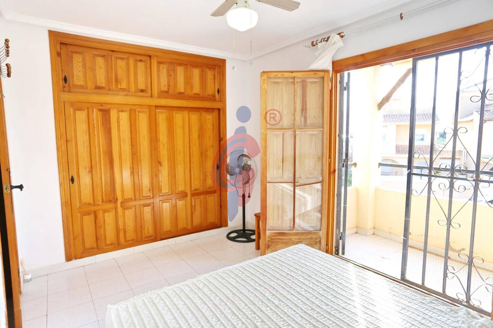 3 chambre Villa/Maison Mitoyenne à vendre à Guardamar del Segura avec piscine - 149 990 € (Ref: 9701726)