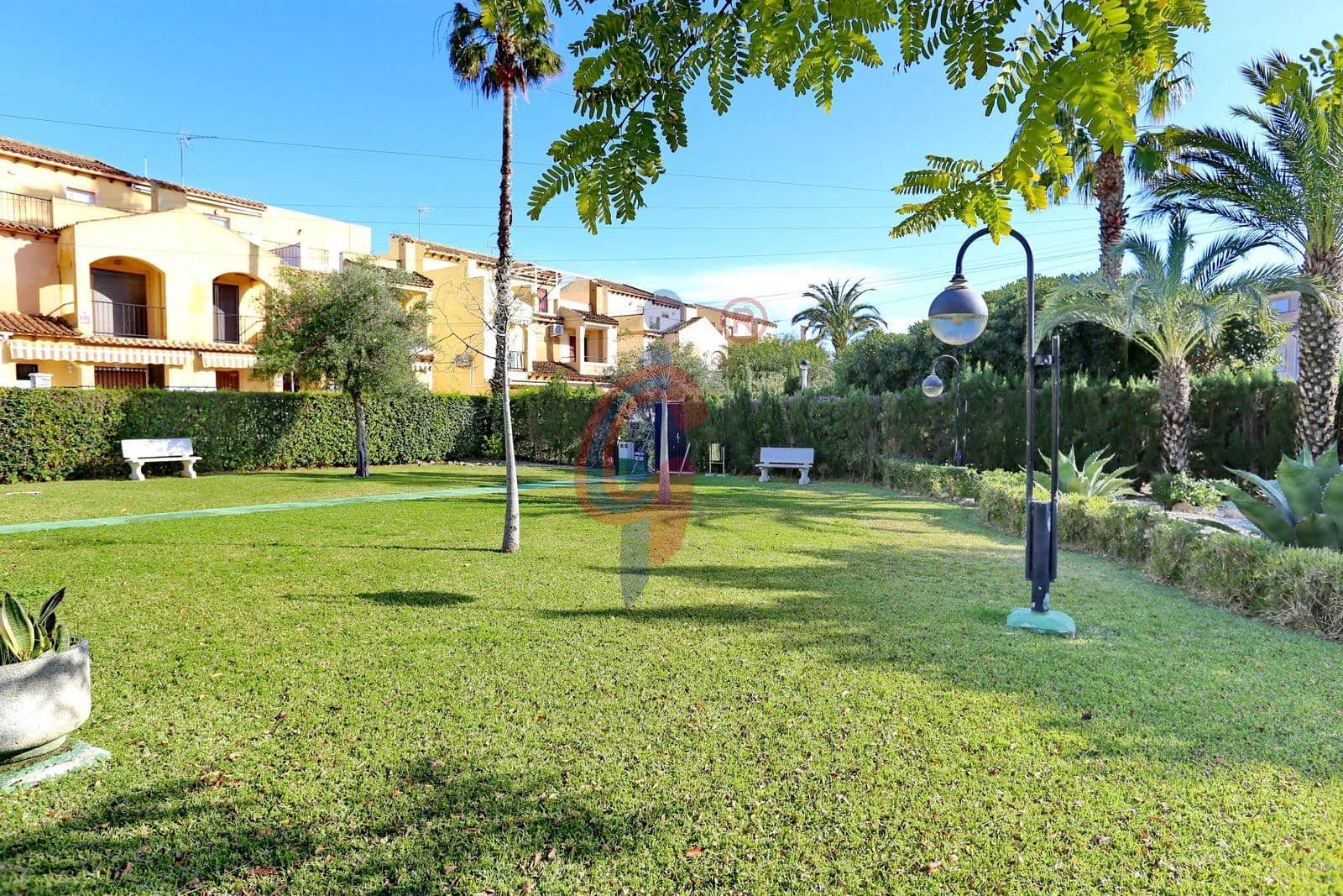 3 chambre Villa/Maison Mitoyenne à vendre à Guardamar del Segura avec piscine - 149 990 € (Ref: 9701726)