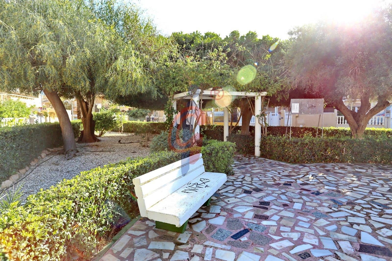 3 chambre Villa/Maison Mitoyenne à vendre à Guardamar del Segura avec piscine - 149 990 € (Ref: 9701726)