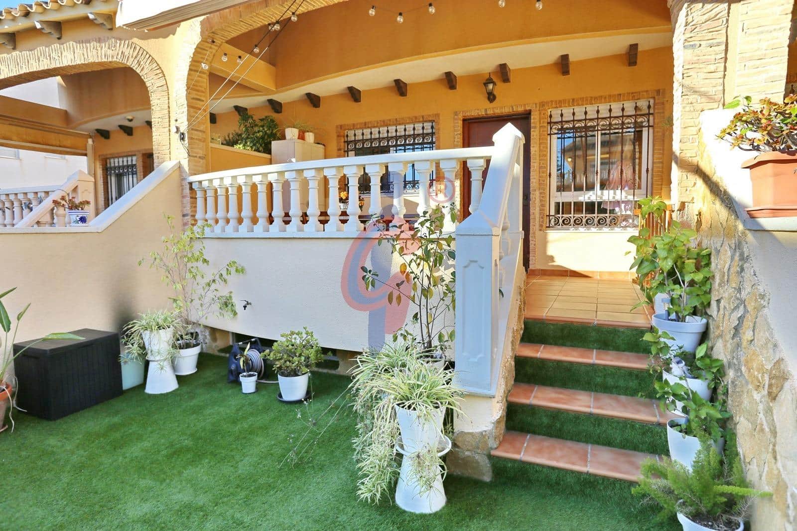 3 Zimmer Reihenhaus zu verkaufen in Guardamar del Segura mit Pool Garage - 280.000 € (Ref: 9738921)