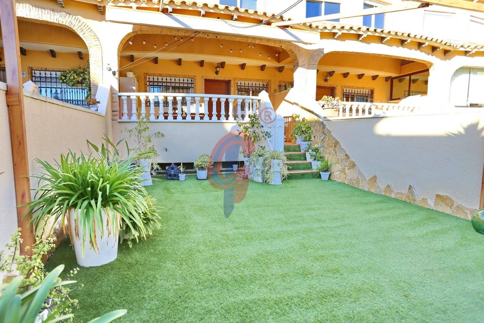 3 Zimmer Reihenhaus zu verkaufen in Guardamar del Segura mit Pool Garage - 280.000 € (Ref: 9738921)