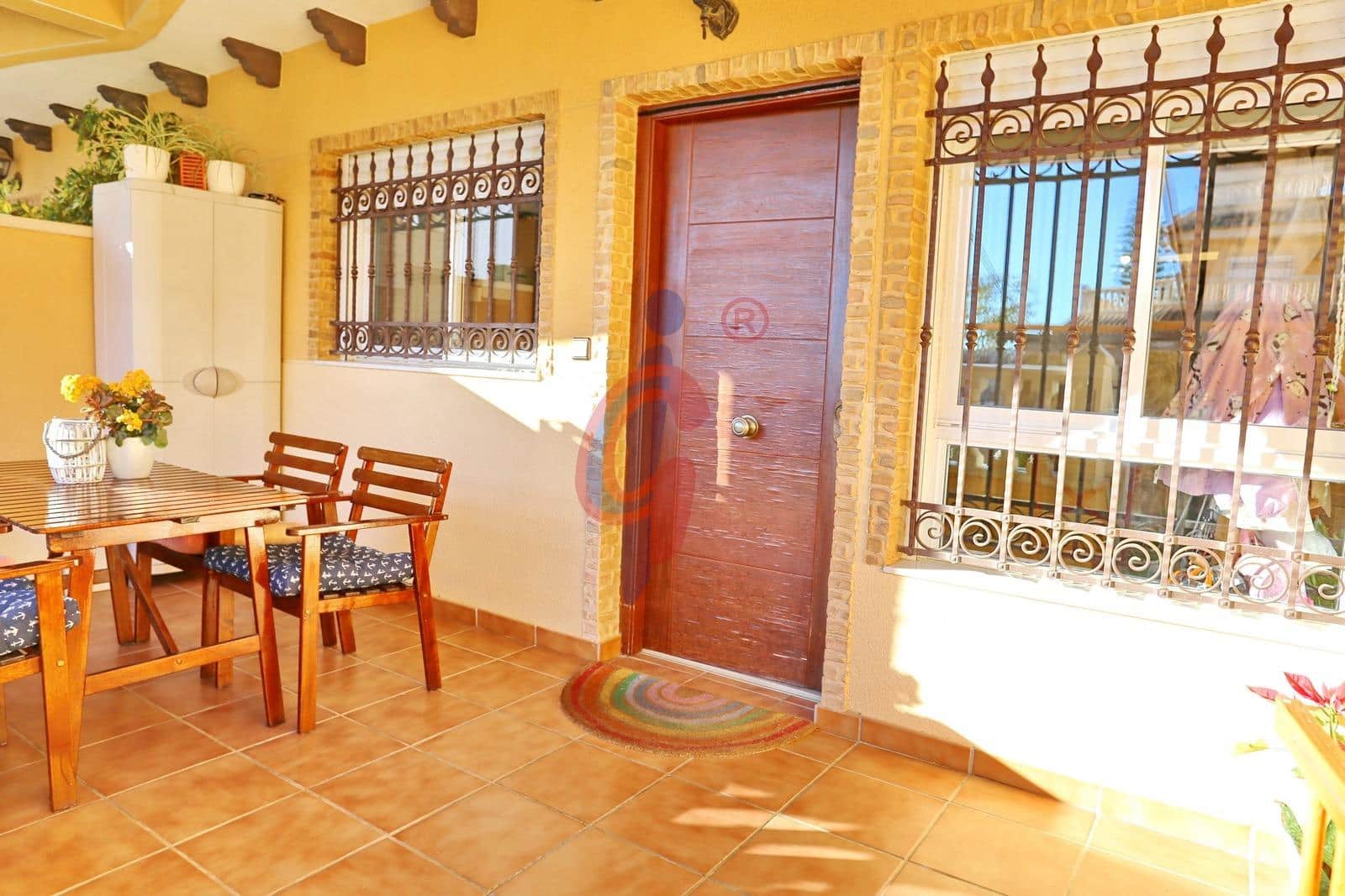 3 Zimmer Reihenhaus zu verkaufen in Guardamar del Segura mit Pool Garage - 280.000 € (Ref: 9738921)