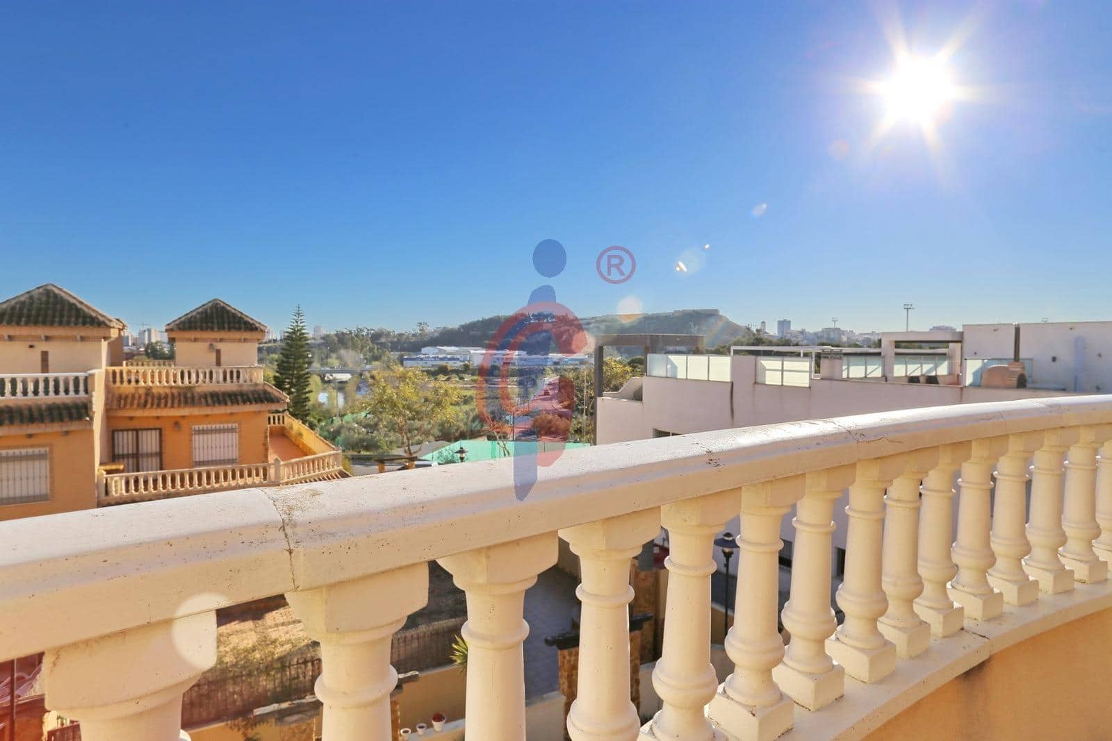 3 sovrum Radhus till salu i Guardamar del Segura med pool garage - 269 000 € (Ref: 9738921)