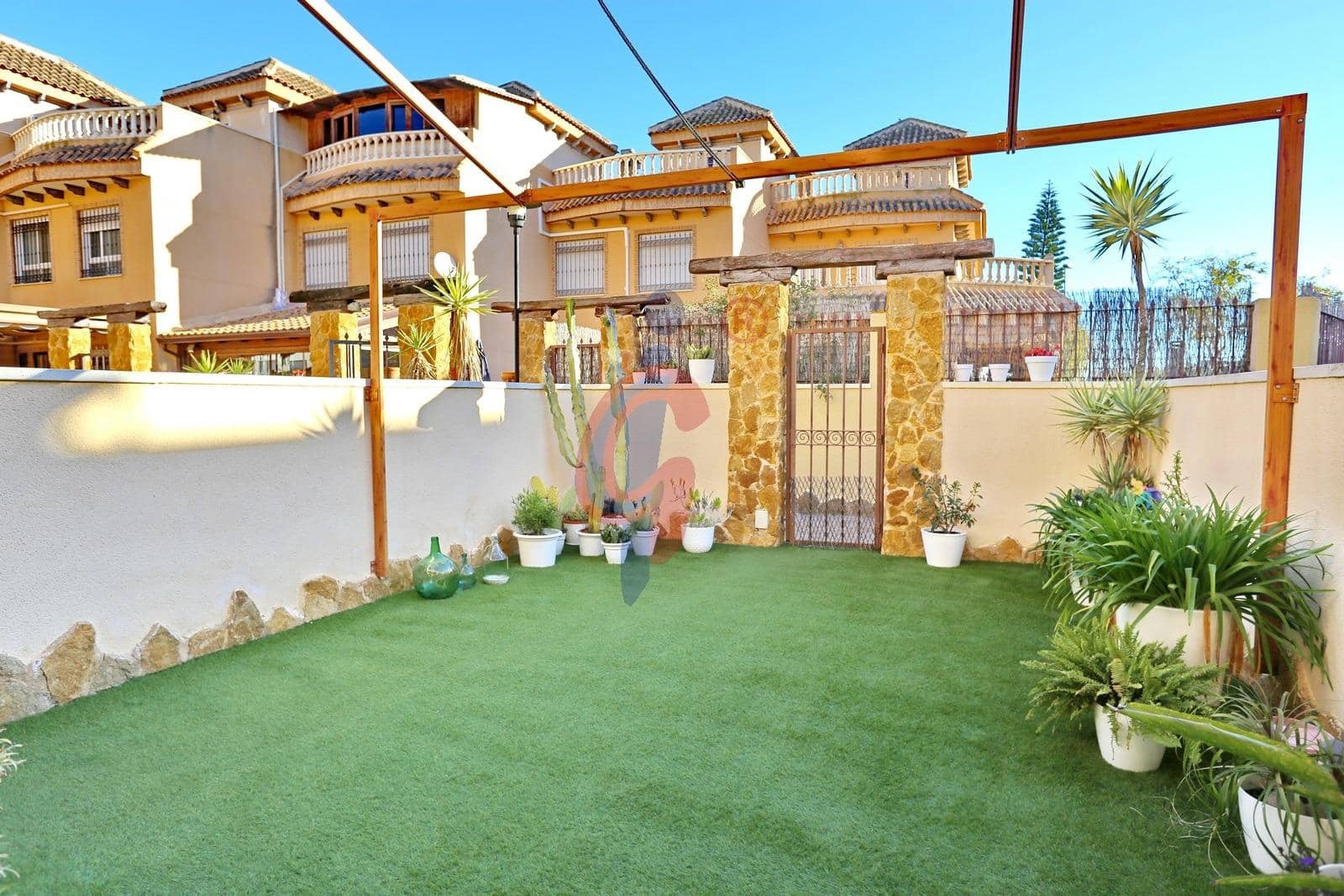 3 sovrum Radhus till salu i Guardamar del Segura med pool garage - 269 000 € (Ref: 9738921)