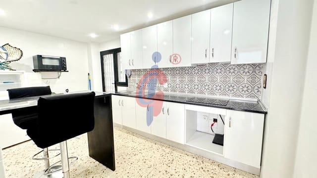 3 chambre Appartement à vendre à Zona Pueblo, Guardamar del Segura - 150 000 € (Ref: 9762079)