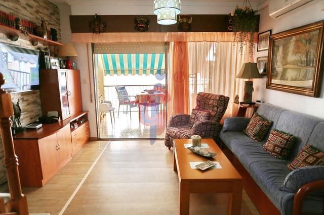 3 chambre Appartement à vendre à Guardamar Playa, Guardamar del Segura avec garage - 239 000 € (Ref: 9773185)