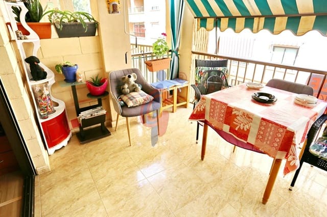 3 chambre Appartement à vendre à Guardamar Playa, Guardamar del Segura avec garage - 239 000 € (Ref: 9773185)