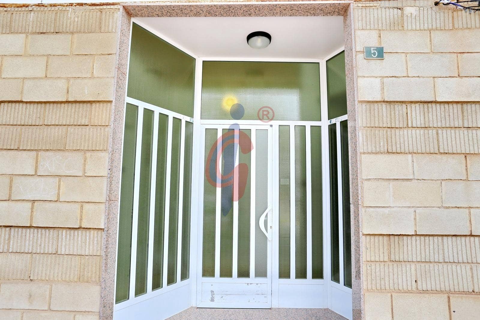 3 slaapkamer Appartement te koop in Guardamar del Segura met garage - € 239.000 (Ref: 9773185)