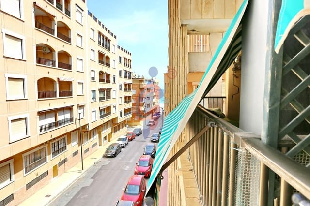 3 chambre Appartement à vendre à Guardamar Playa, Guardamar del Segura avec garage - 239 000 € (Ref: 9773185)