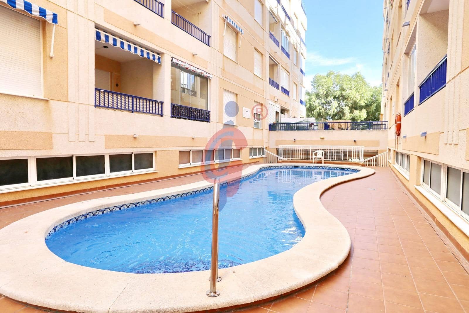 2 slaapkamer Appartement te koop in Guardamar del Segura met zwembad garage - € 169.999 (Ref: 9778272)
