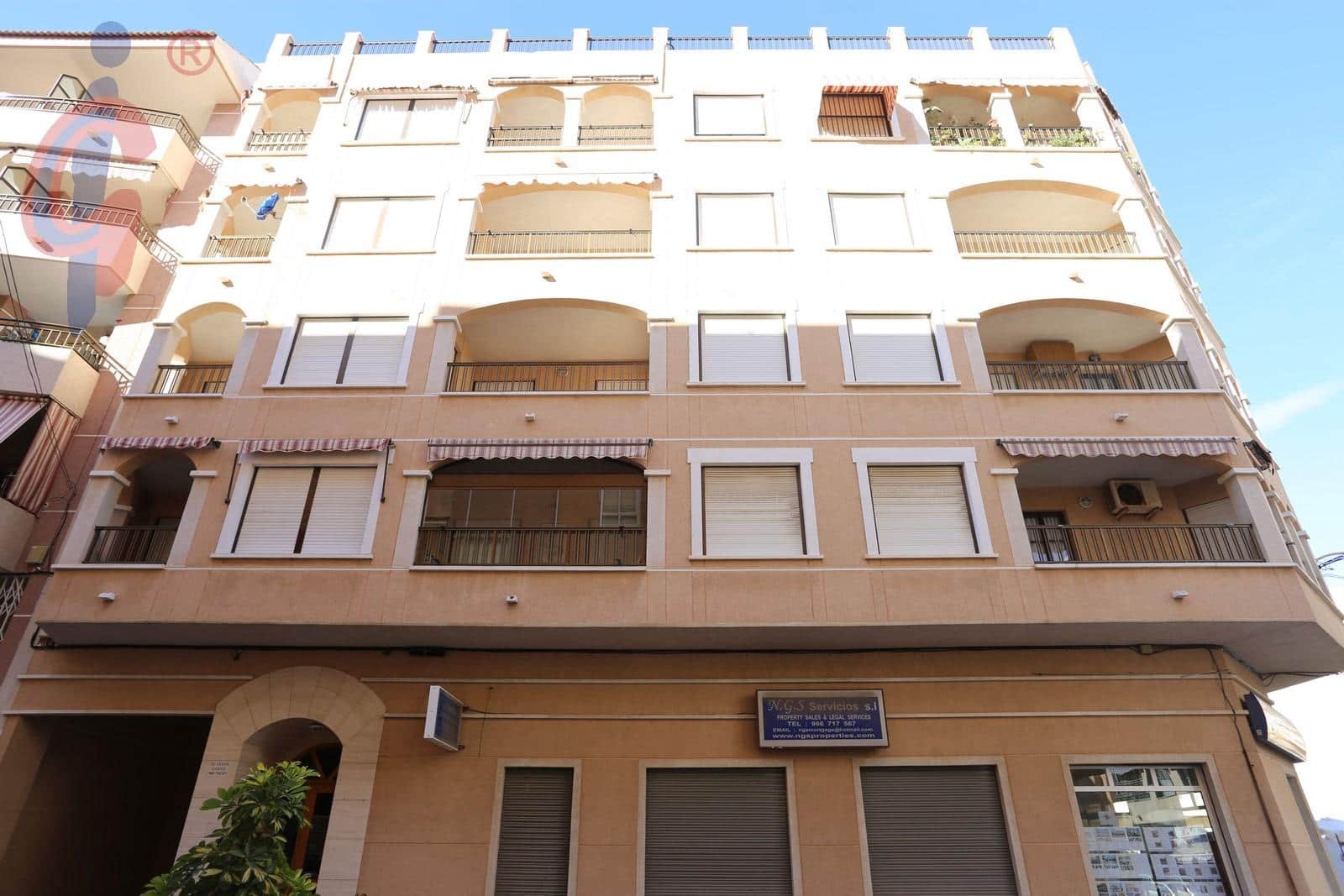 Apartamento de 2 habitaciones en Guardamar del Segura en venta con garaje - 153.000 € (Ref: 9784980)